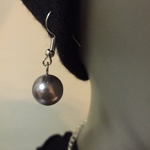 Twinkly Typhoon Red Earring and Necklace Set - Picture 3 of 3